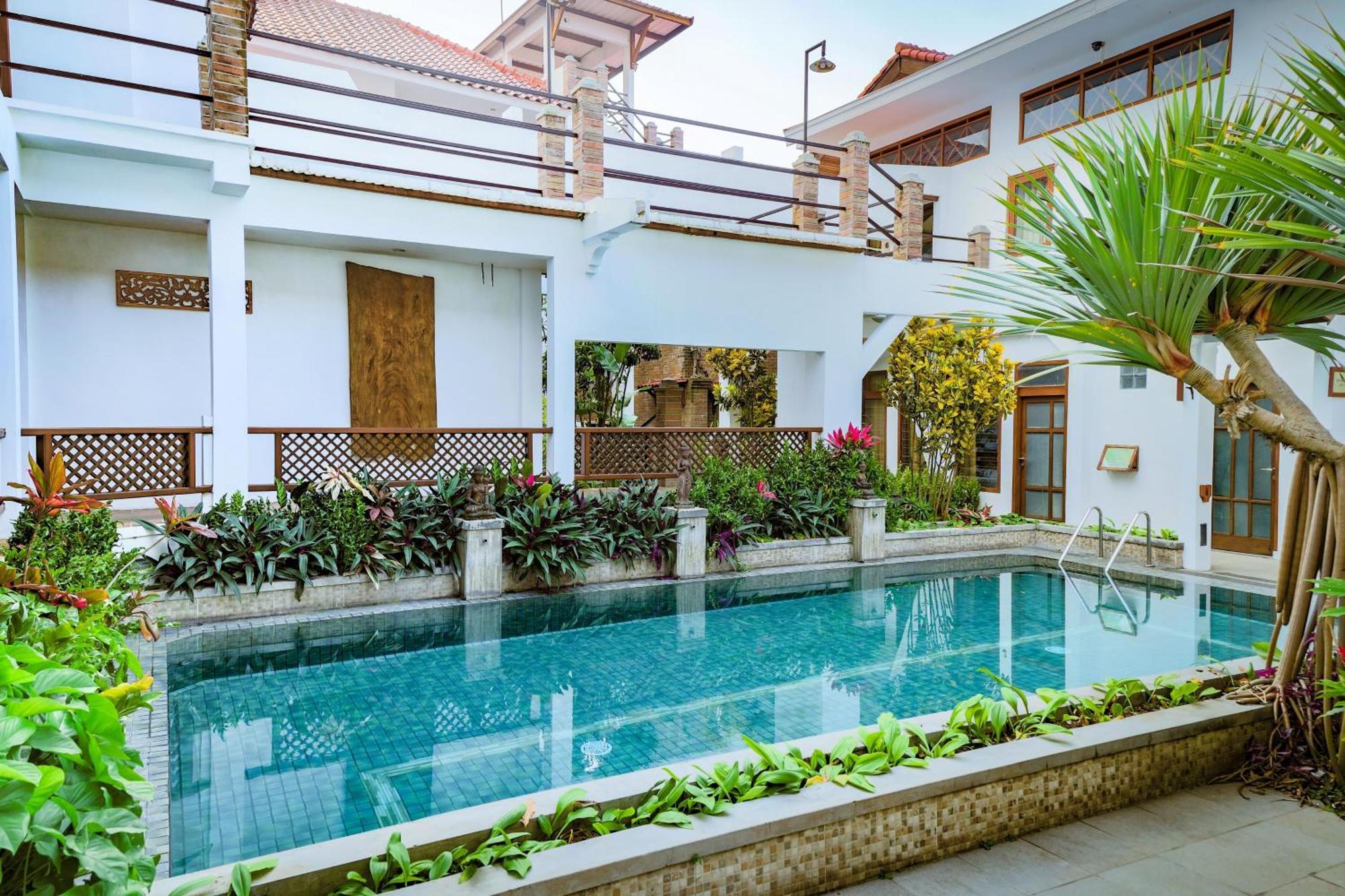 Family Hotel Gradia 2 Batu  Ngoại thất bức ảnh