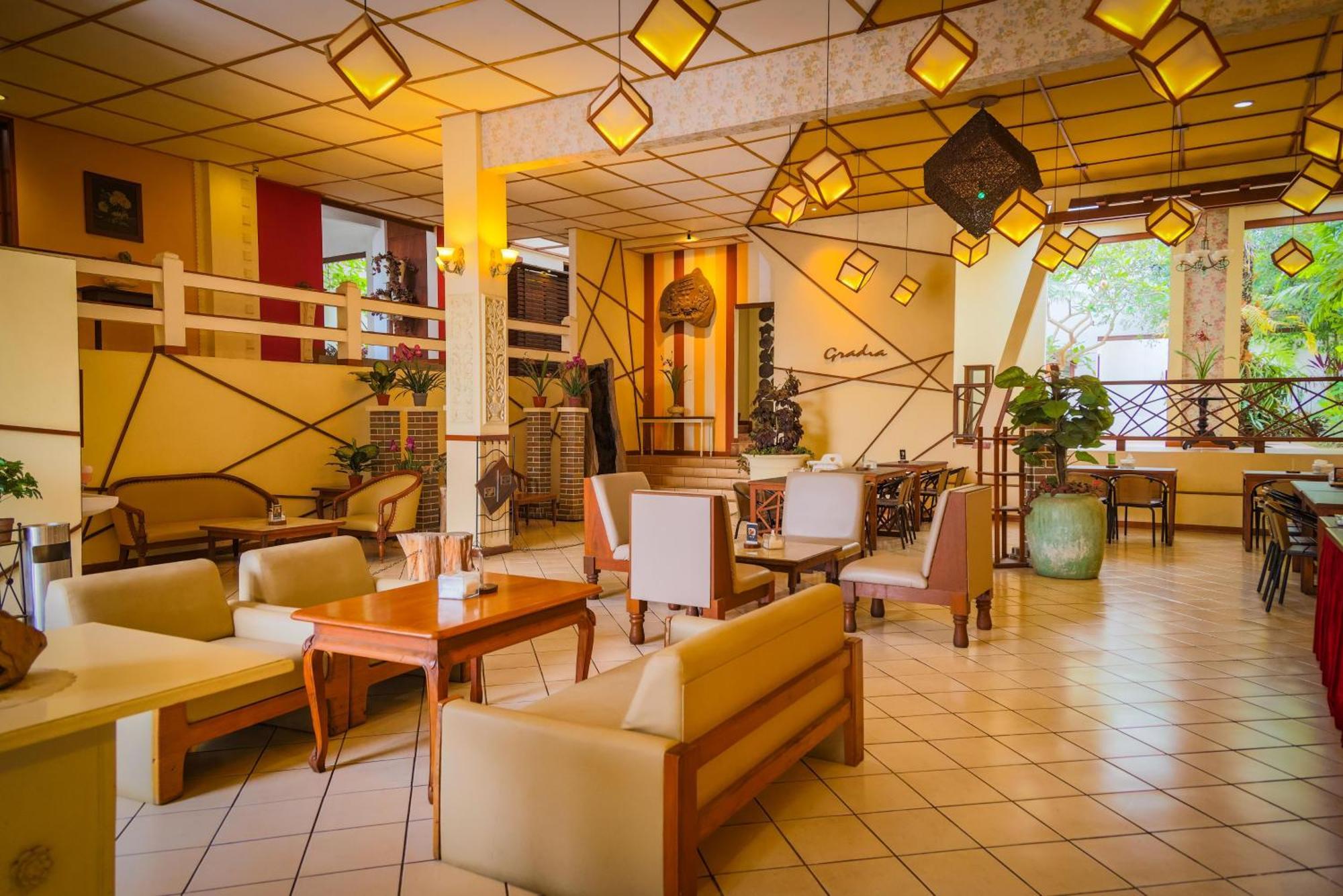 Family Hotel Gradia 2 Batu  Ngoại thất bức ảnh