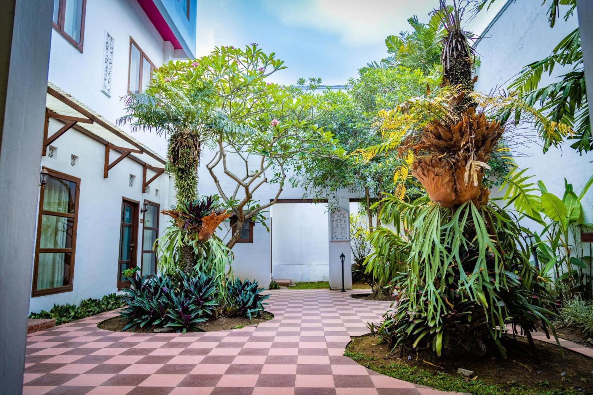 Family Hotel Gradia 2 Batu  Ngoại thất bức ảnh