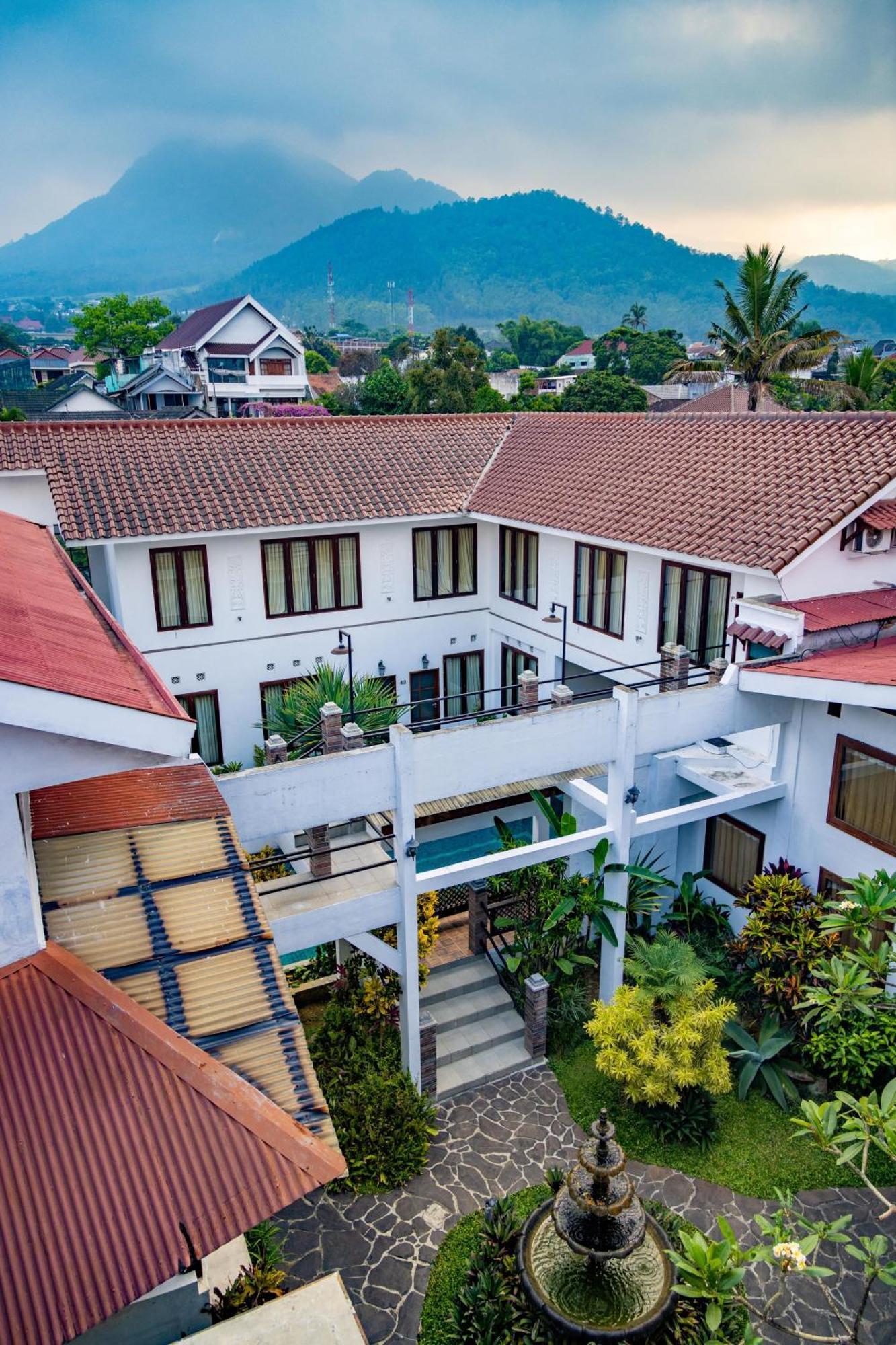 Family Hotel Gradia 2 Batu  Ngoại thất bức ảnh