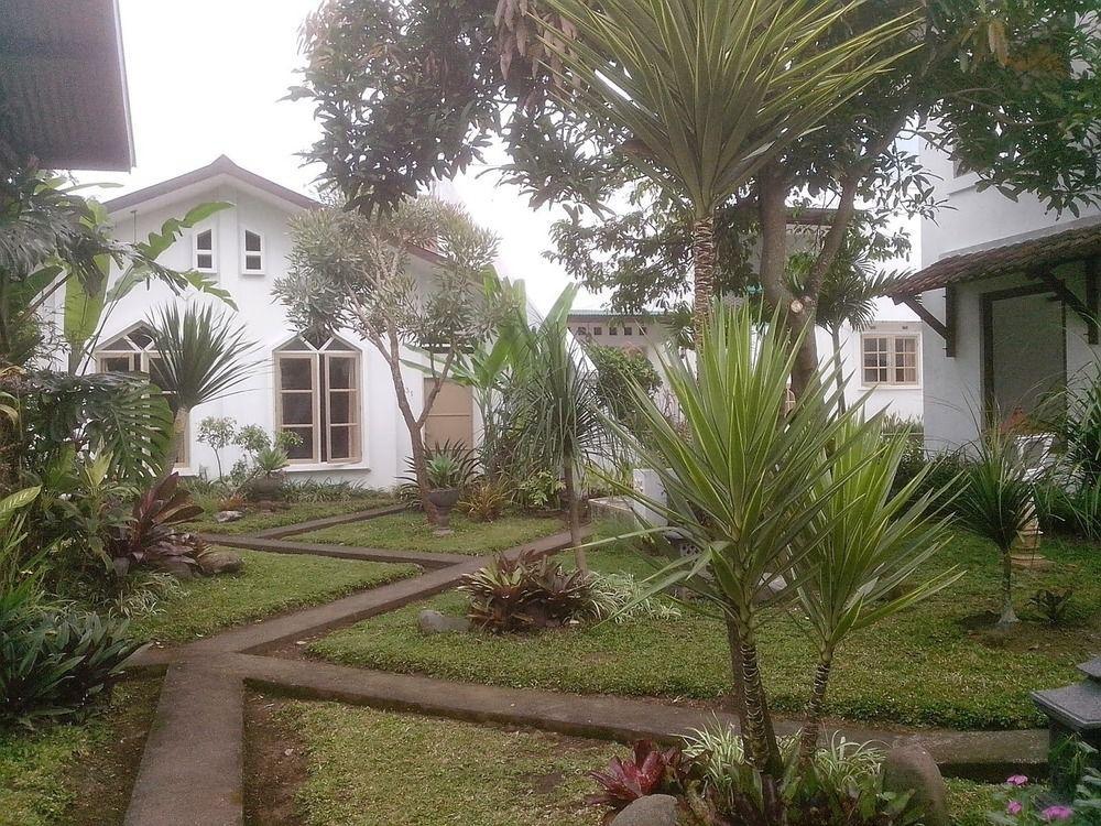 Family Hotel Gradia 2 Batu  Ngoại thất bức ảnh