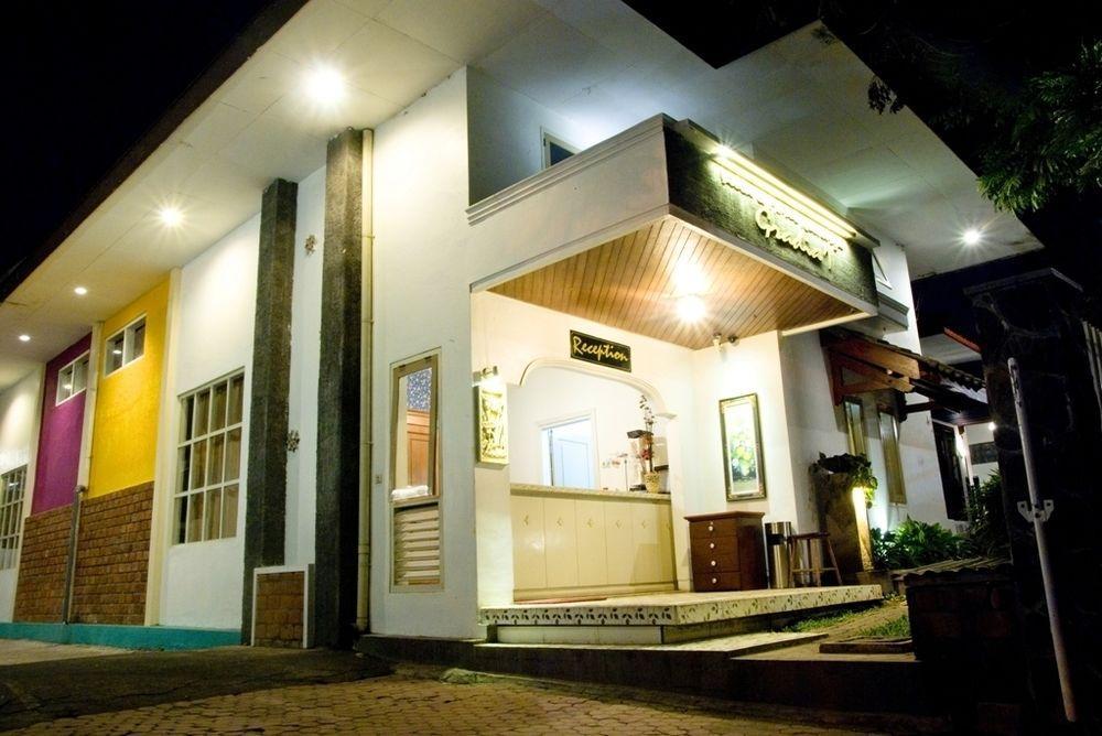 Family Hotel Gradia 2 Batu  Ngoại thất bức ảnh