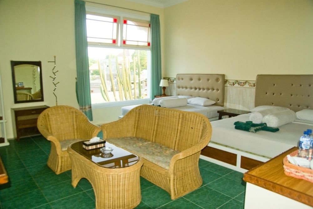 Family Hotel Gradia 2 Batu  Ngoại thất bức ảnh